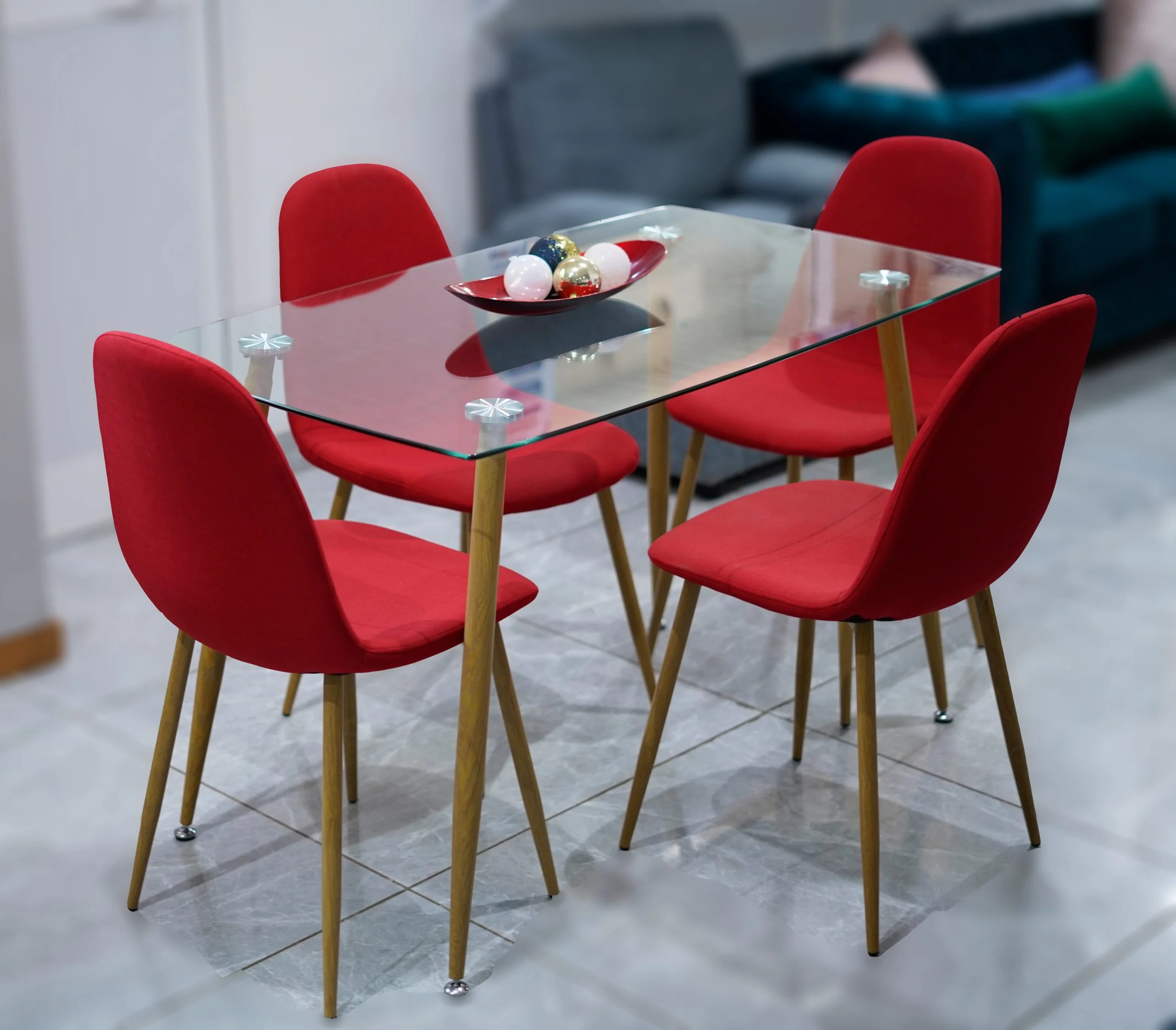 Table en verre + 4 chaises pieds chêne