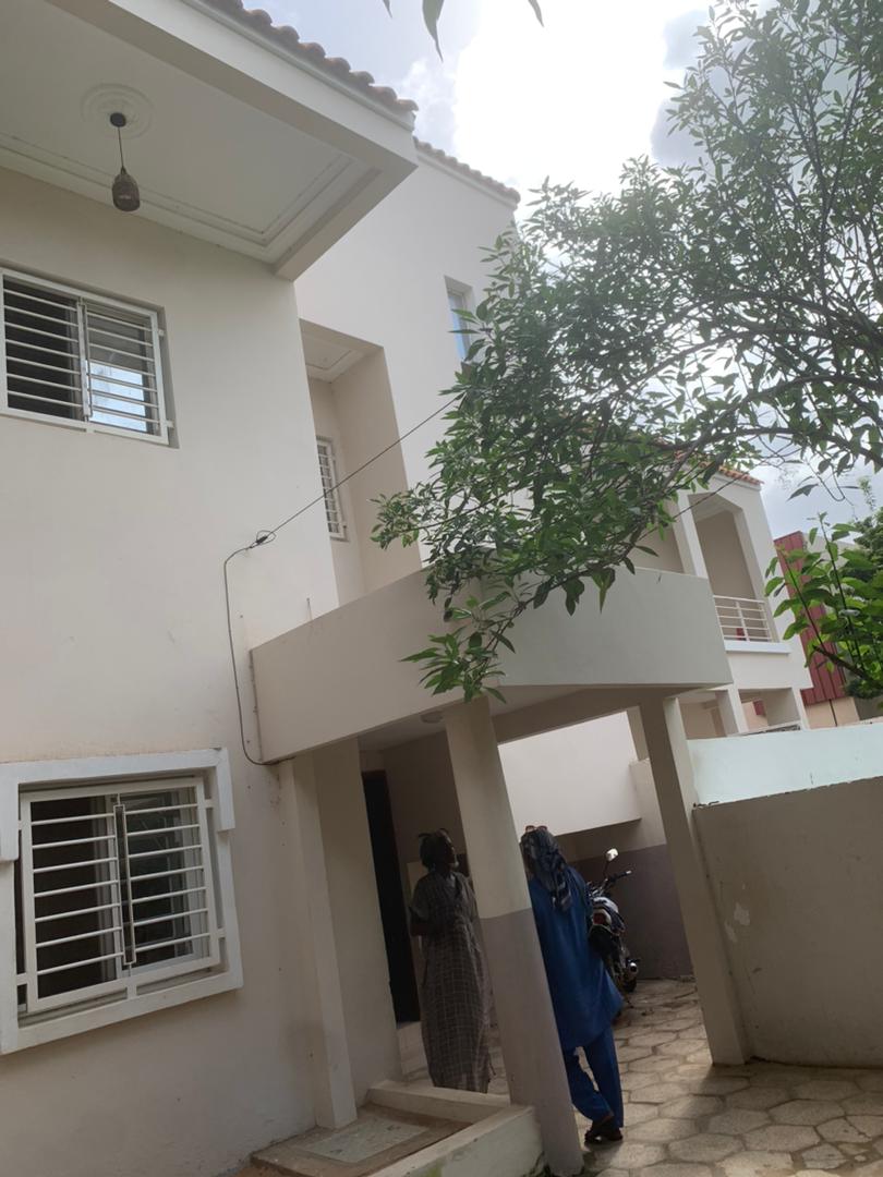 Très belle et grande villa R+1 de 500m²