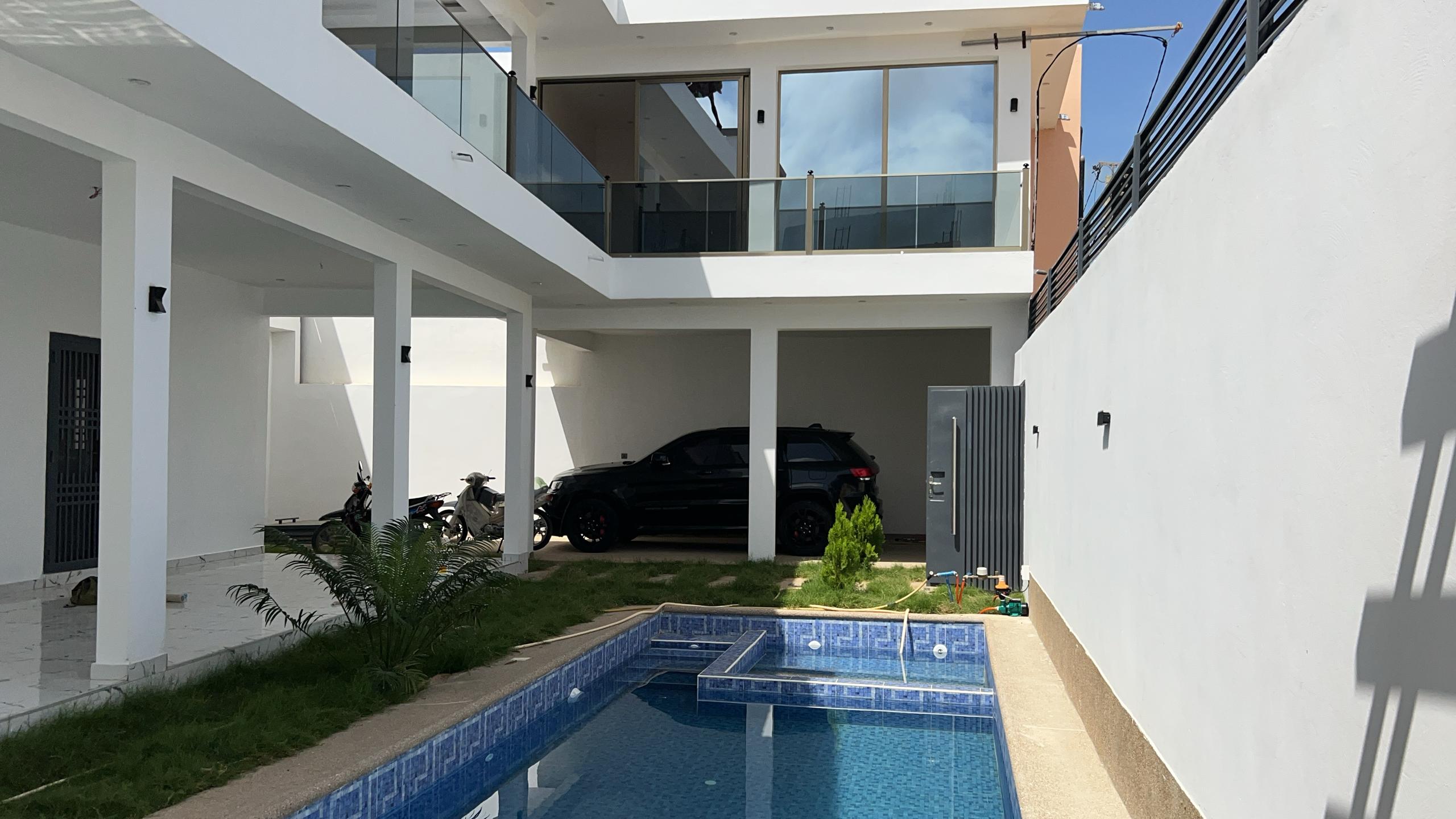 Villa 225m2 à vendre à Saly