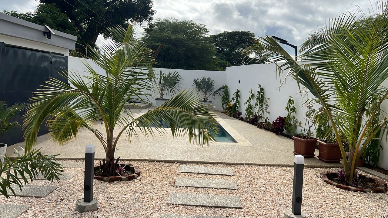 Villa de 350m² à vendre à Nianing