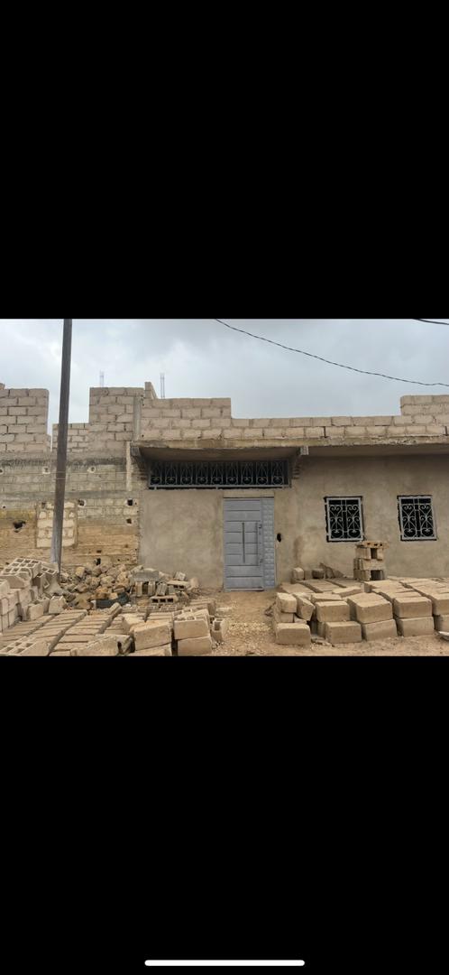 Maison de 250m² en finition à vendre à Mbour