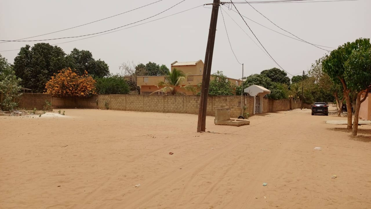 Terrain de 1200 mètres carrés à vendre à Simal Sénégal