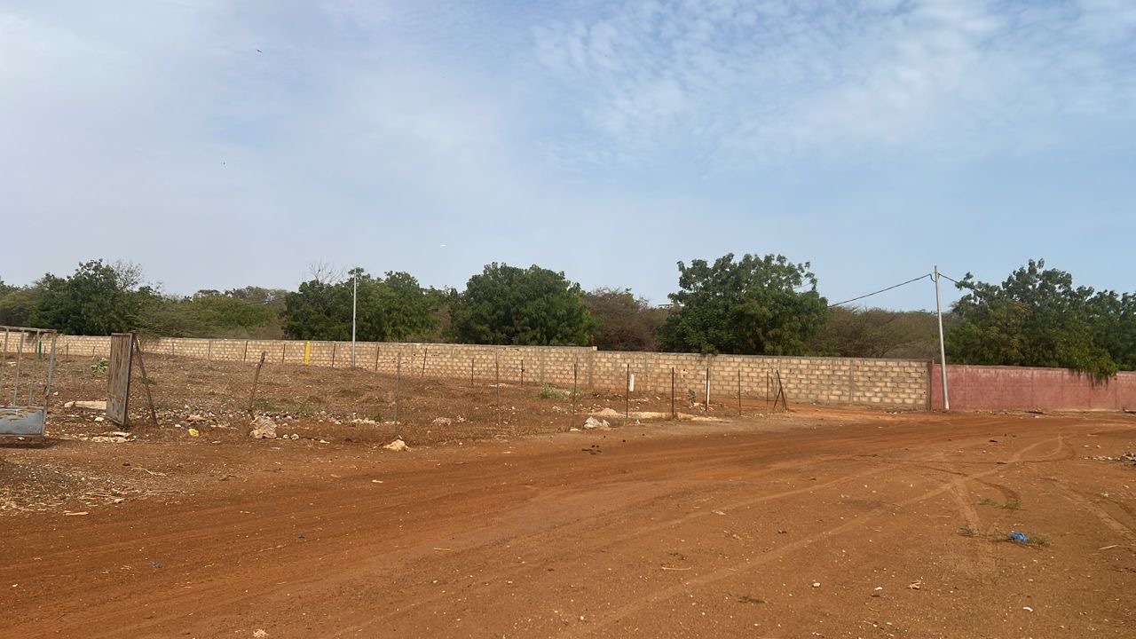 Terrain de 600 mètres carrés à vendre à Ngaparou Sénégal