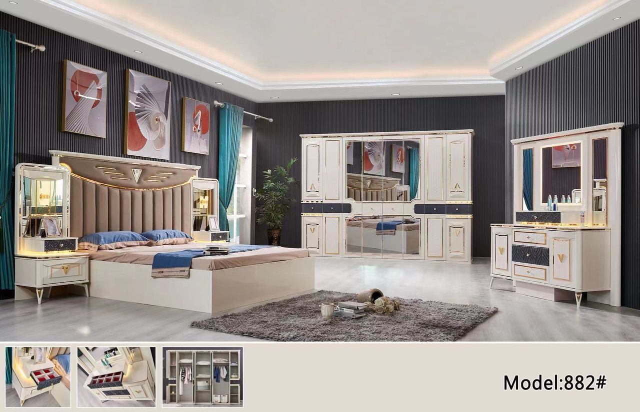 Chambre à Coucher Élégante Spacieuse – 8 Portes – Modèle 882