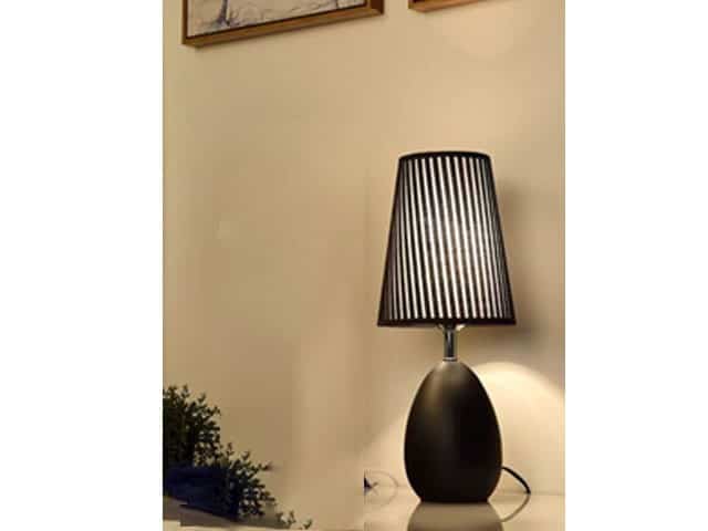 Lampe de chevet noire moderne H4 design 45 cm